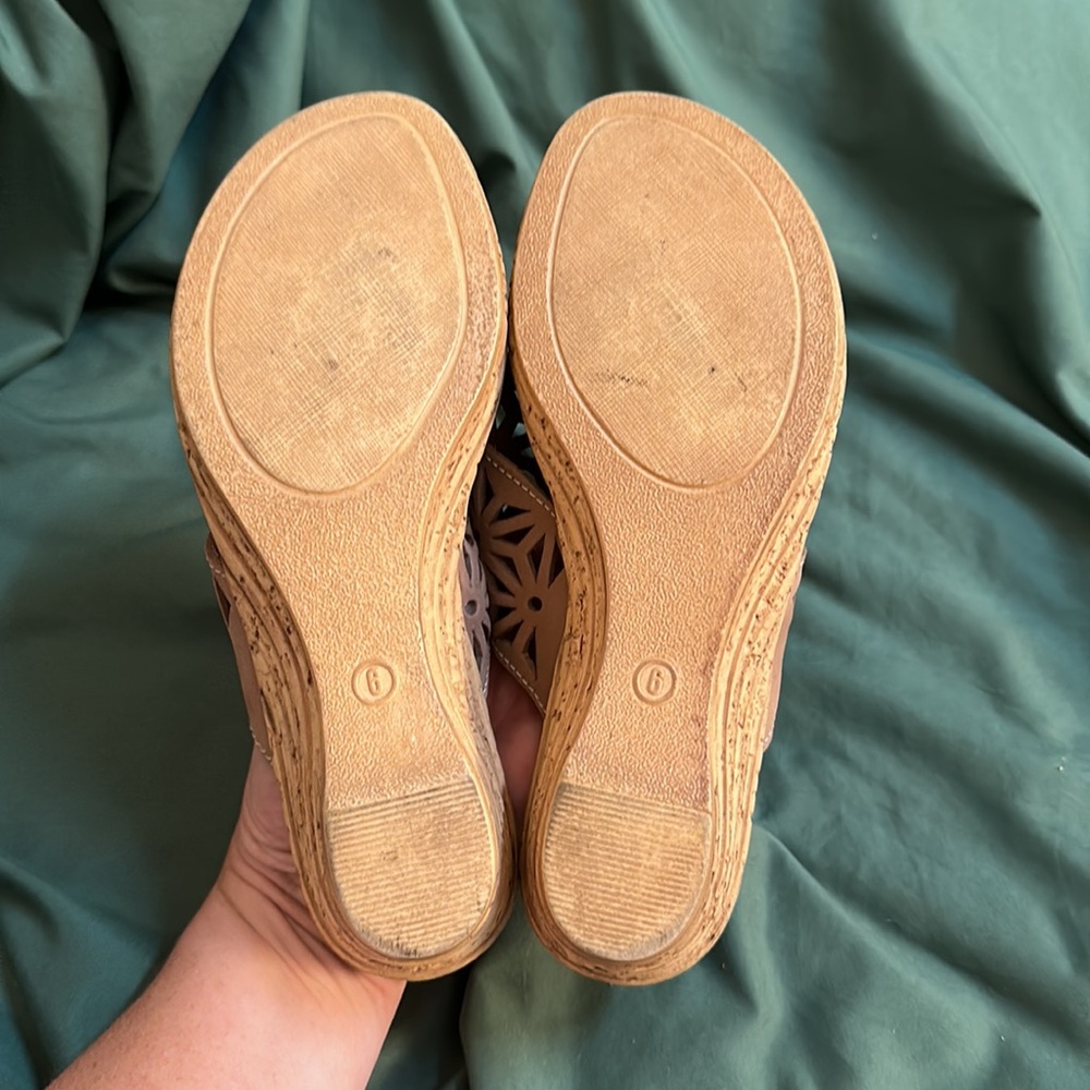 Spring Step Wedged Sandal - Picture 4 of 4